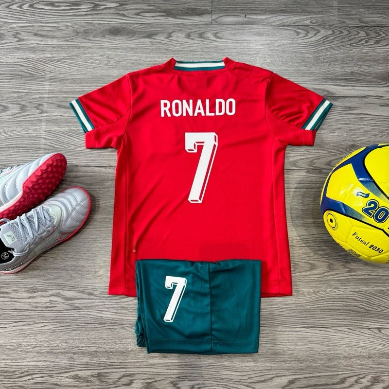 Bộ Quần Áo Bóng Đá Trẻ Em Bồ Đào Nha Đỏ 2025 Ronaldo - Có in tên số theo yêu cầu